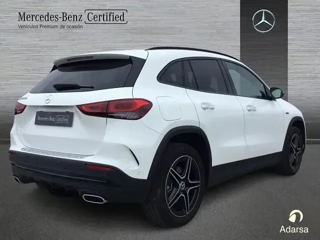 Usado Mercedes GLA250 218 CV (160 kW) 2021 Blanco polar SUV