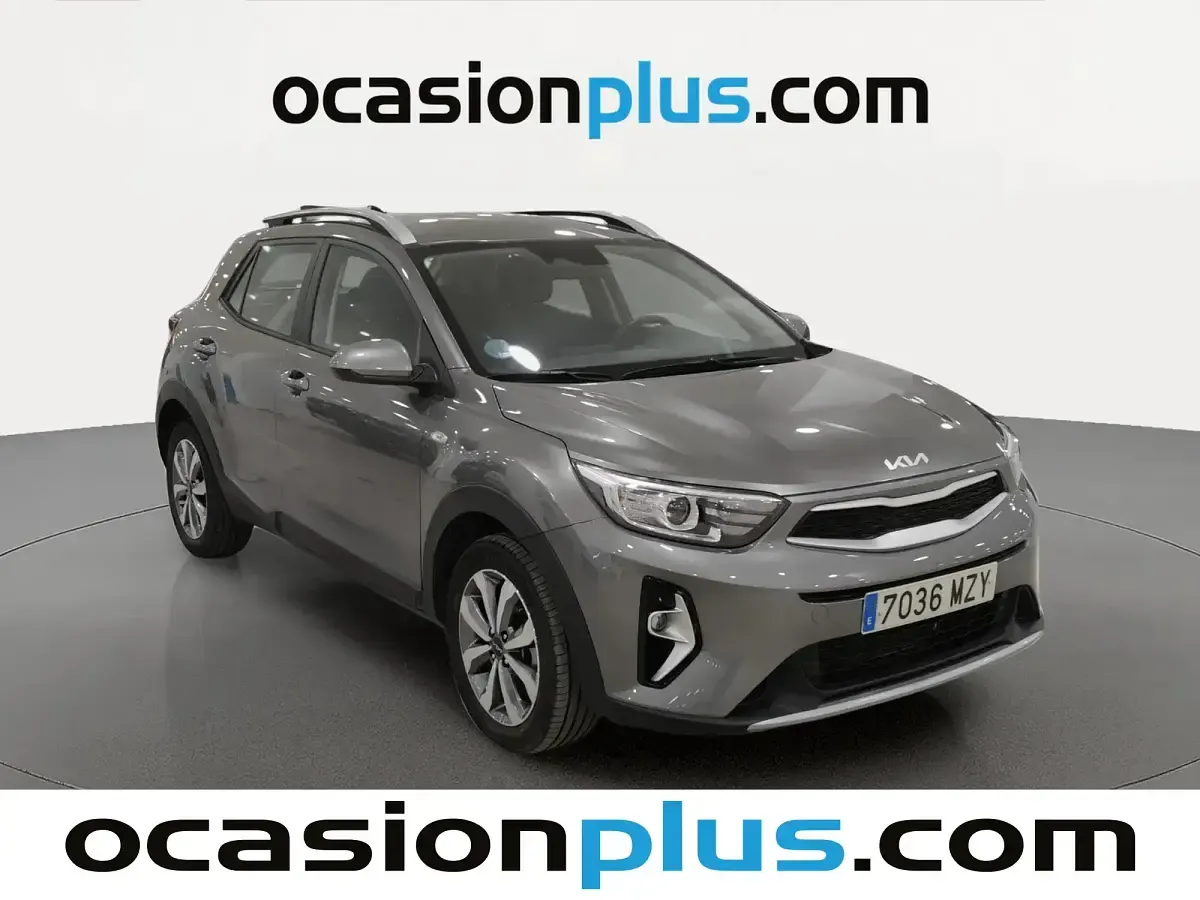Usado Kia Stonic 100 CV (73 kW) 2025 Gris SUV