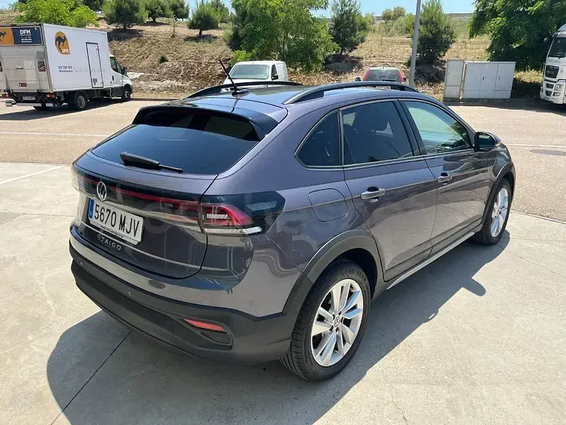 Usado VW Taigo Life 110 CV (80 kW) 2023 Gris / plata SUV