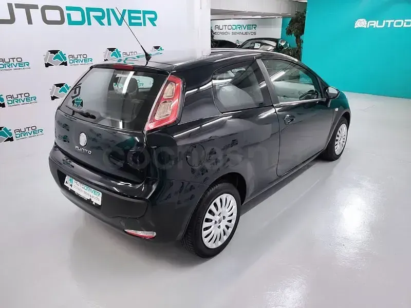 Usado Fiat Punto Evo Dynamic 75 CV (55 kW) 2011 Azul Utilitario