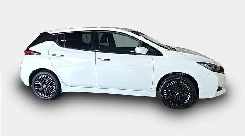 Usado Nissan Leaf N-Connecta 160 kW (218 CV) 2022 Blanco sapporo white (sólido) Utilitario