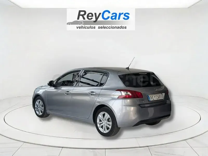 Usado Peugeot 308 Style 100 CV (73 kW) 2016 Gris / plata Berlina