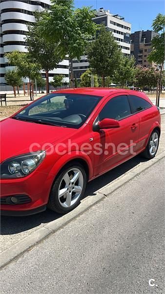 Rojo Usado 2006 Opel Astra GTC Sport Berlina | 4300 € (Precio justo) - Imagen 1/4