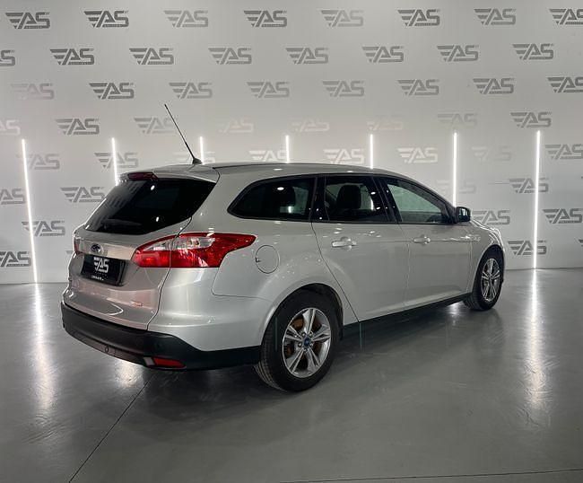 Usado Ford Focus ST-Line 125 CV (91 kW) 2016 Gris Familiar
