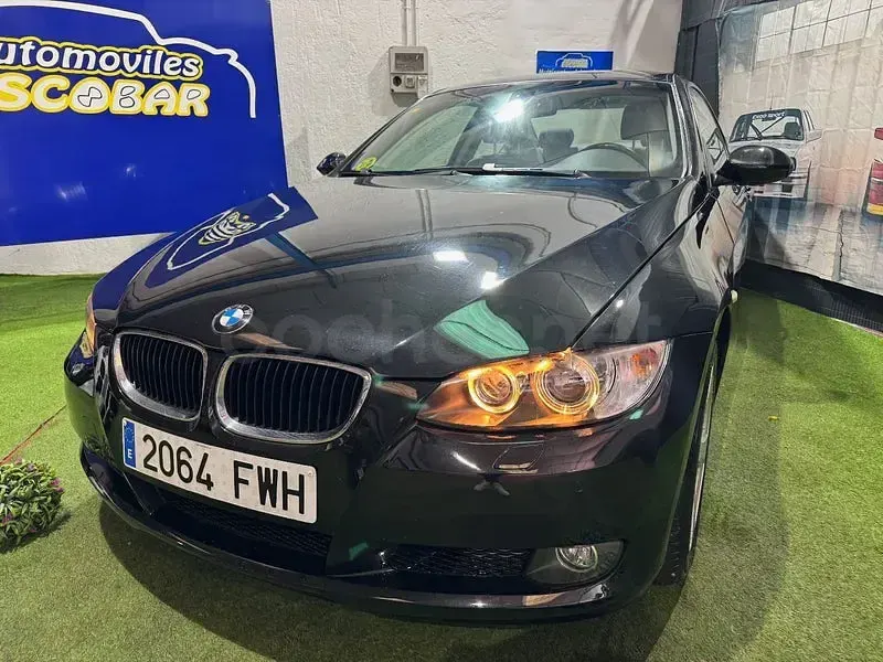 Usado BMW 320 177 HP (130 kW) 2007 Preto Coupé