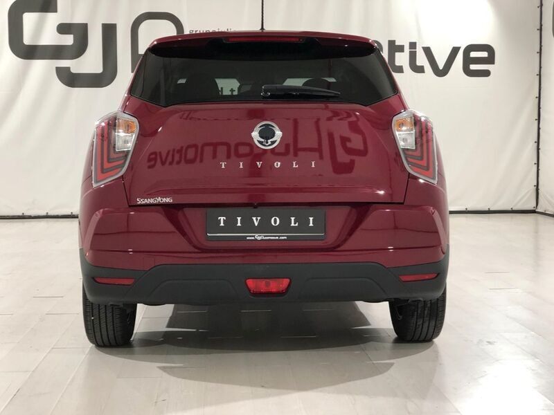 Usado Ssangyong (KGM) Tivoli 128 CV (94 kW) 2023 Rojo SUV