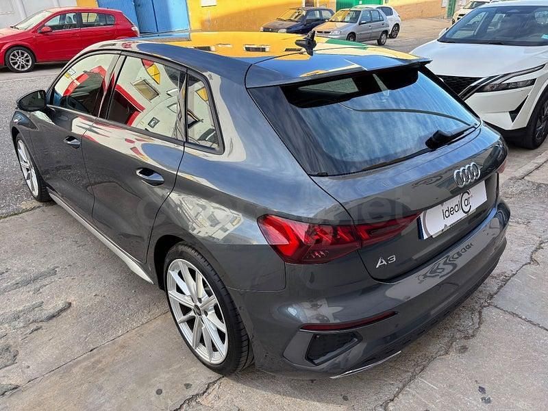 Usado Audi A3 S-Line 150 CV (110 kW) 2023 Gris / plata Berlina