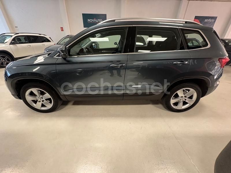 Usado Skoda Karoq Ambition 150 CV (110 kW) 2022 Gris / plata SUV