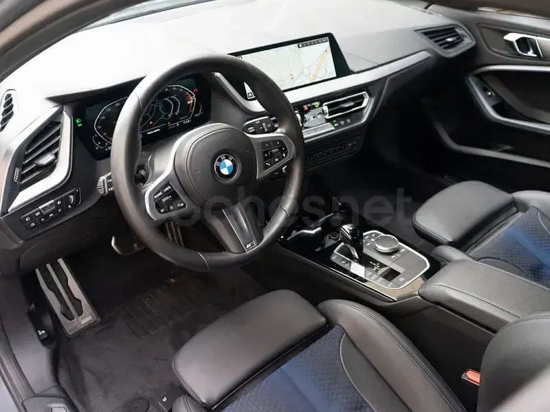 Usado BMW 118 Sport Line 136 CV (100 kW) 2022 Gris / plata Utilitario