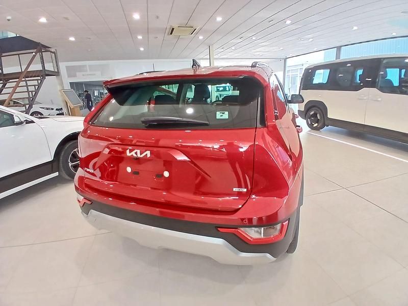 Usado Kia Niro 129 CV (94 kW) 2025 Rojo SUV