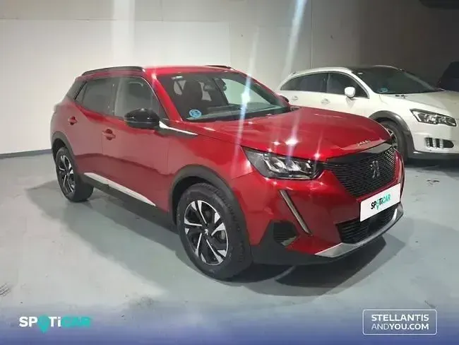 Usado Peugeot 2008 Allure 130 CV (95 kW) 2023 Rojo SUV