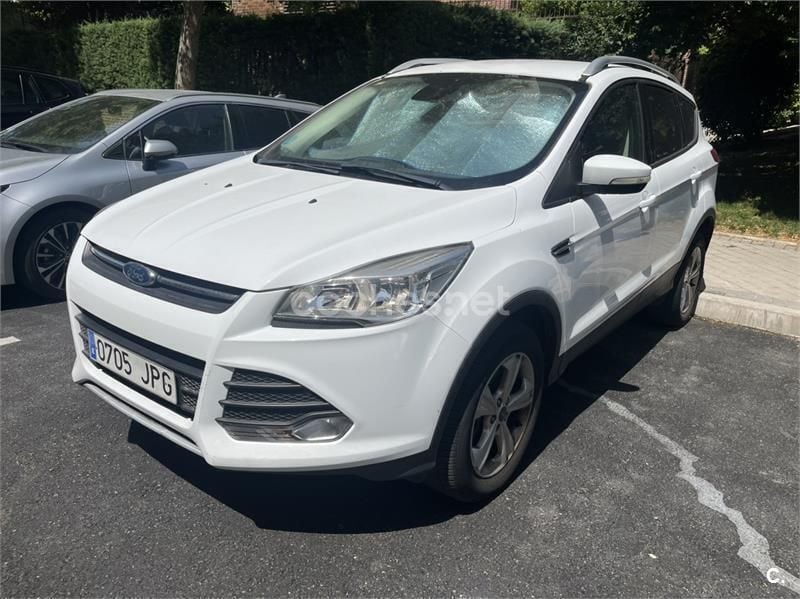 Usado Ford Kuga Trend 150 CV (110 kW) 2016 Blanco SUV