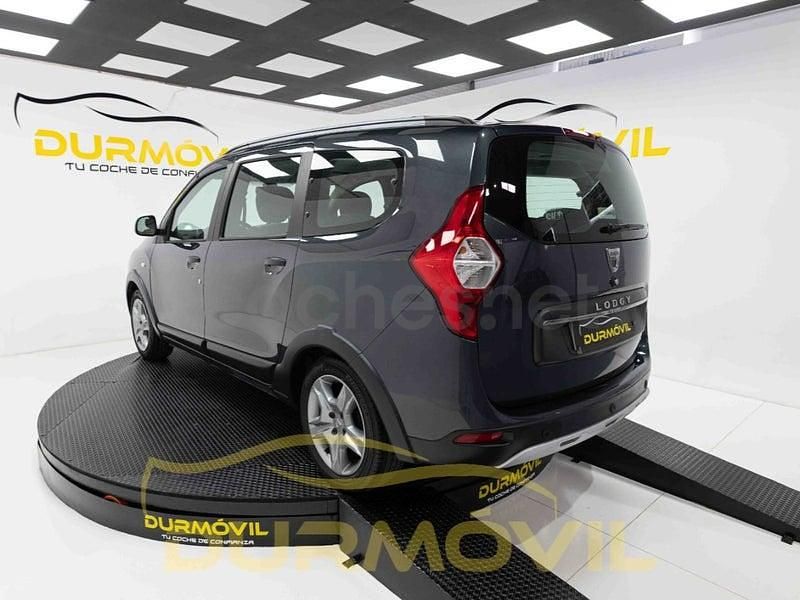 Usado Dacia Lodgy Comfort 130 CV (95 kW) 2020 Gris / plata Monovolumen