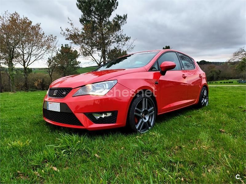 Usado Seat Ibiza FR 110 CV (80 kW) 2015 Rojo Berlina