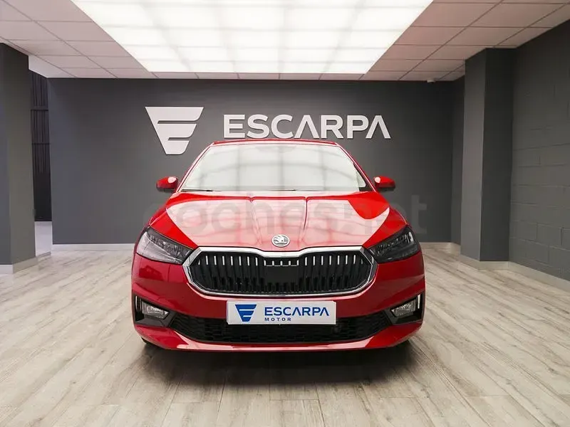 Usado Skoda Fabia Selection 115 CV (84 kW) 2025 Rojo Utilitario