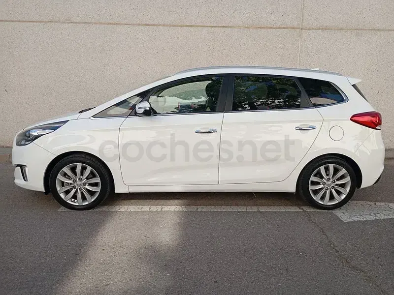 Usado Kia Carens 115 CV (84 kW) 2016 Blanco Monovolumen
