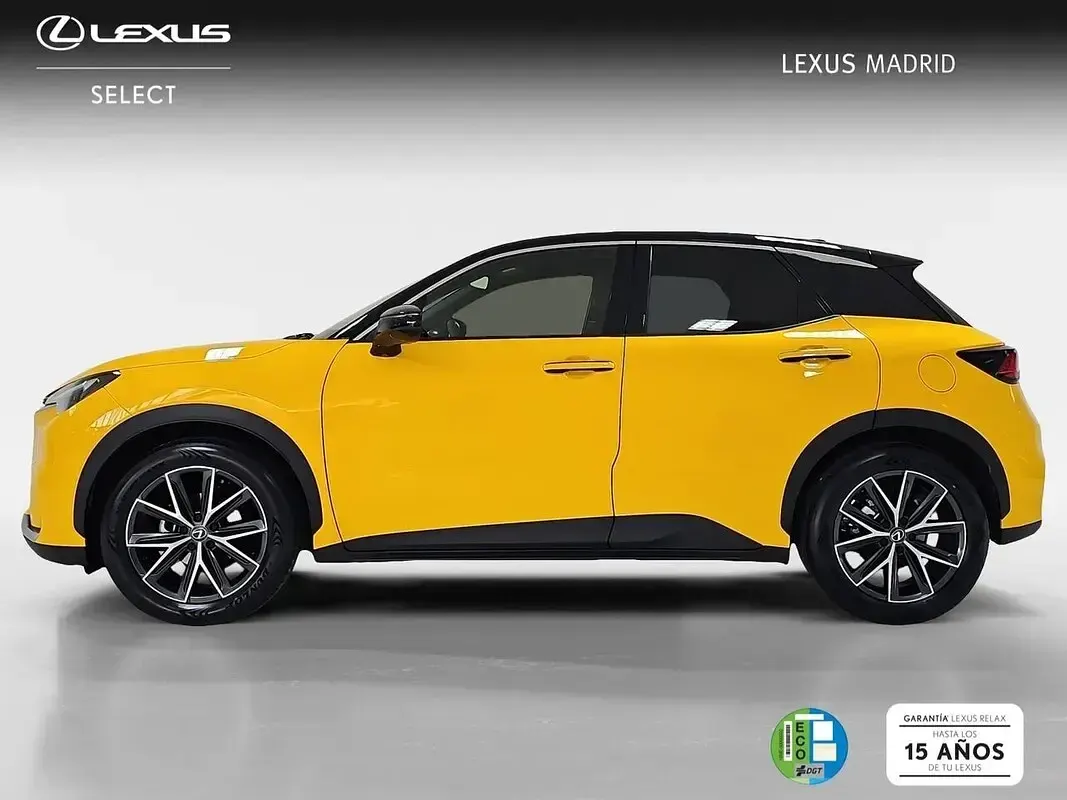 Usado Lexus LBX 136 CV (100 kW) 2025 Amarillo SUV