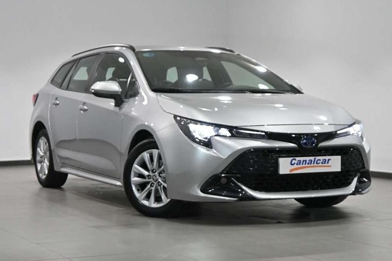 Usado Toyota Corolla Active 140 CV (102 kW) 2023 Gris Utilitario