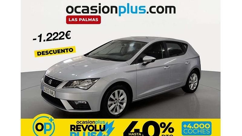 Usado Seat Leon Style 110 CV (80 kW) 2018 Plateado Utilitario