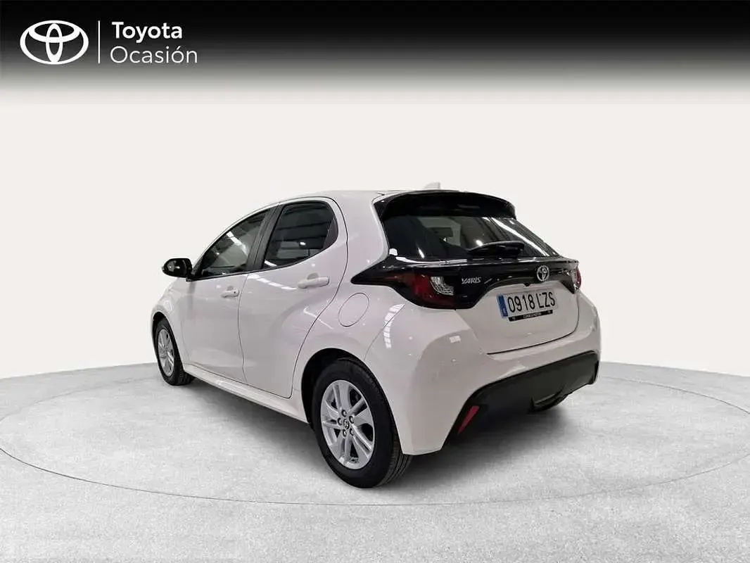Usado Toyota Yaris Business Edition 116 CV (85 kW) 2022 Blanco Utilitario
