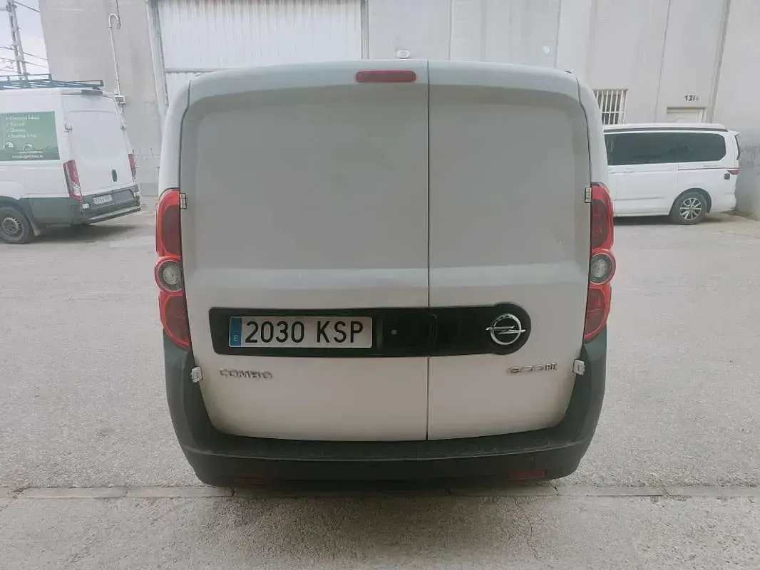 Usado Opel Combo 95 CV (69 kW) 2019 Blanco Monovolumen