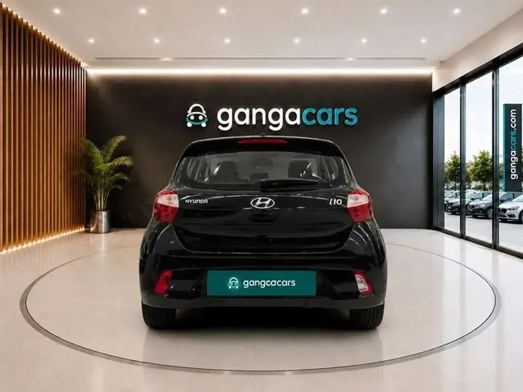 Usado Hyundai i10 67 CV (49 kW) 2023 Negro Utilitario