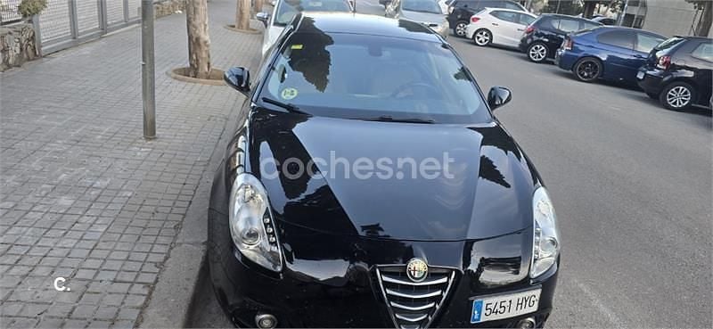 Usado Alfa Romeo Giulietta Sprint 105 CV (77 kW) 2014 Negro Utilitario