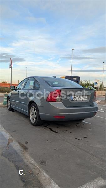 Azul Usado 2010 Volvo S40 Momentum Berlina | 5900 € (Precio justo) - Imagen 1/4