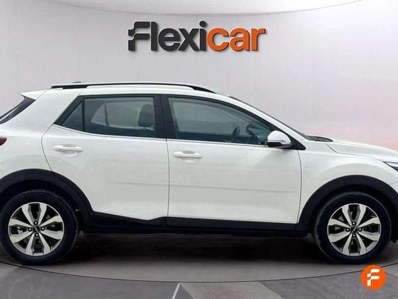 Usado Kia Stonic 101 CV (74 kW) 2022 Blanco SUV