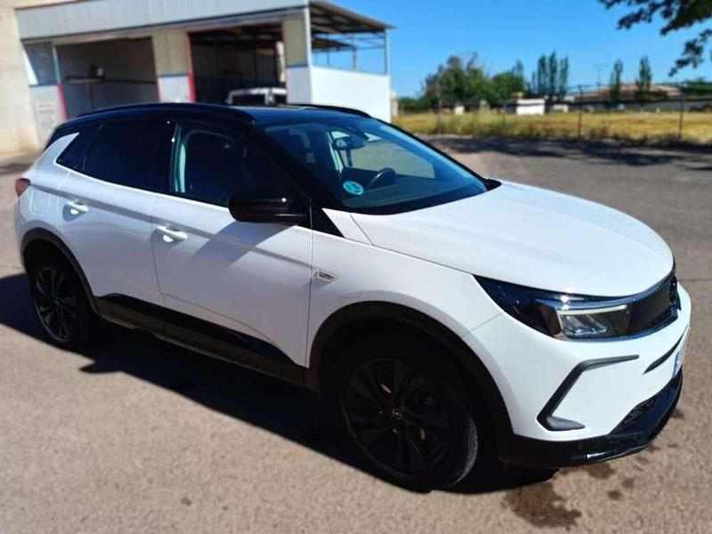 Usado Opel Grandland X GS Line 131 CV (96 kW) 2022 Blanco SUV