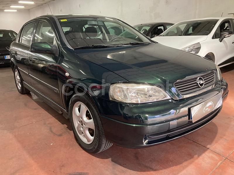 Usado Opel Astra Comfort 100 CV (73 kW) 1999 Verde Berlina