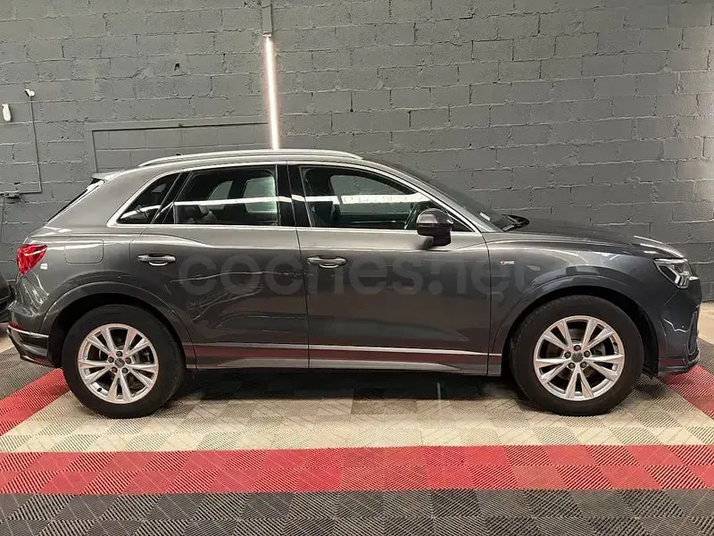 Usado Audi Q3 Sportback S-Line 150 CV (110 kW) 2019 Gris / plata SUV