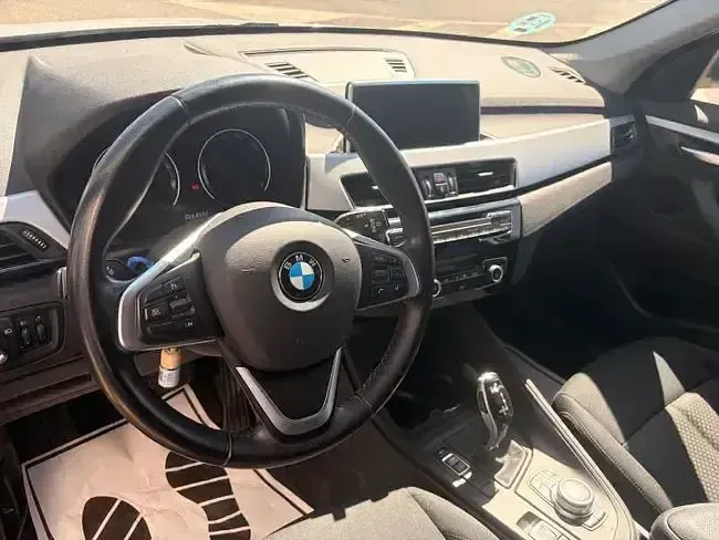 Käytetty BMW X1 Comfort Edition 116 HP (85 kW) 2020 Valkoinen Katumaasturi