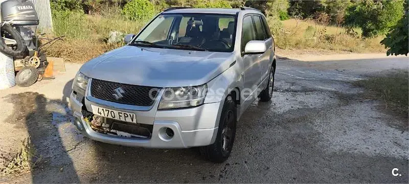 Usado Suzuki Grand Vitara 140 CV (102 kW) 2007 Gris / plata SUV
