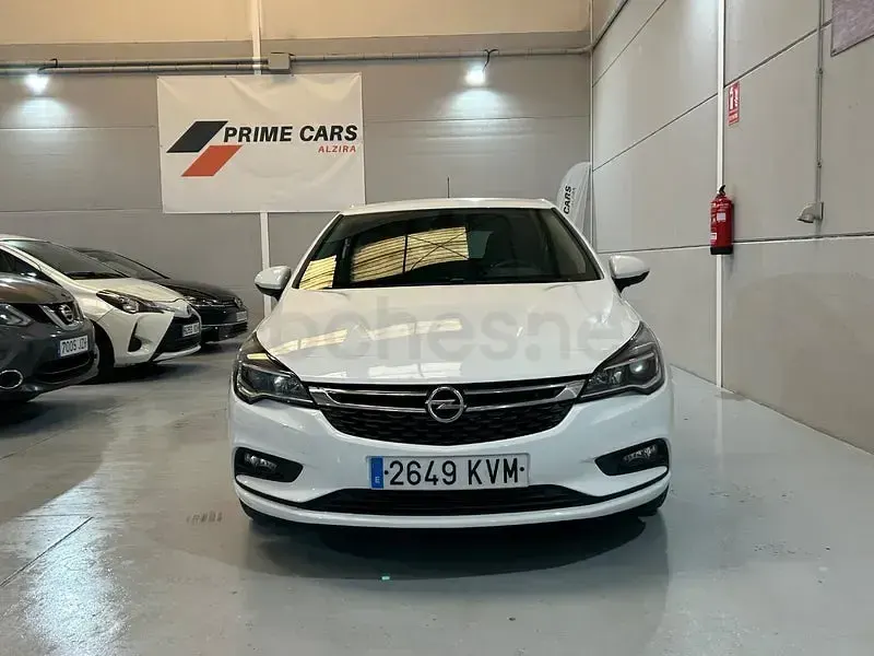 Usado Opel Astra 125 CV (91 kW) 2019 Blanco Berlina