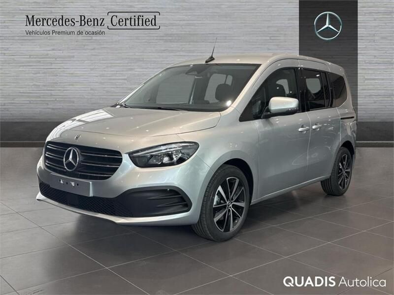 Gris Nuevo 2025 Mercedes 180 Berlina | 39.642 € - Imagen 1/4