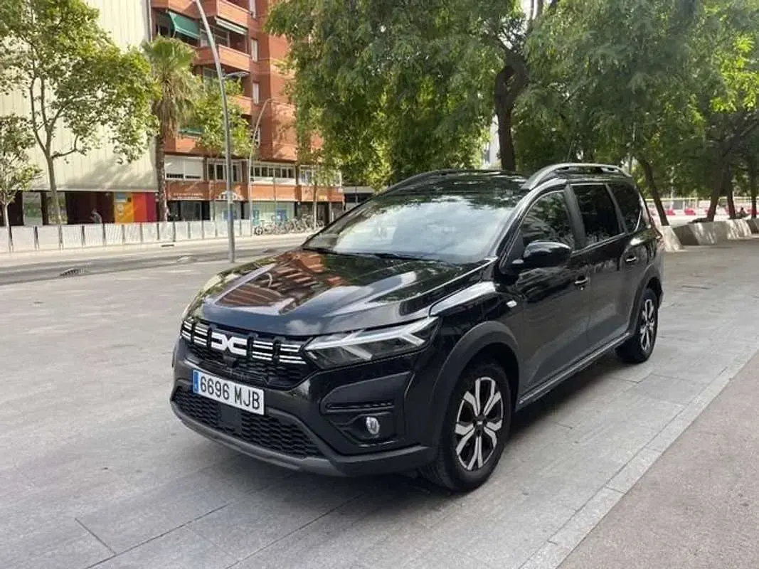 Usado Dacia Jogger Expression 101 CV (74 kW) 2023 Negro Monovolumen