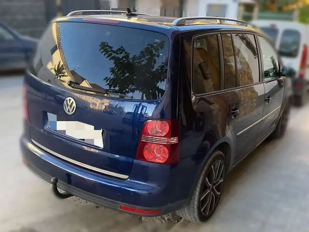 Usado VW Touran 170 CV (125 kW) 2007 Azul Monovolumen