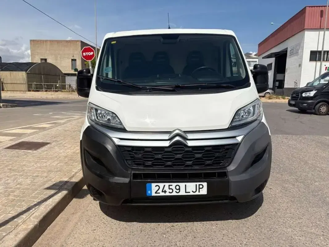 Usado Citroën Jumper 131 CV (96 kW) 2020 Blanco Monovolumen