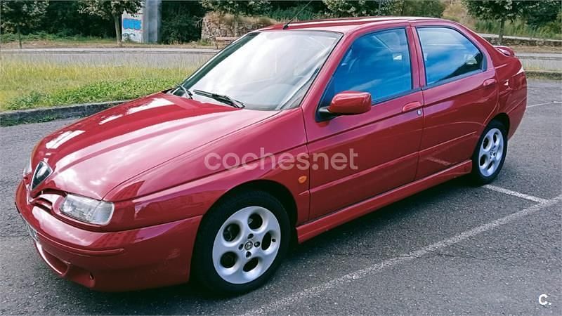 Usado Alfa Romeo 146 105 CV (77 kW) 2000 Rojo Utilitario