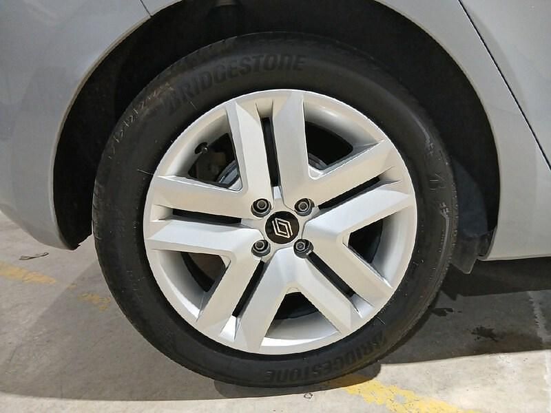 Usado Renault Clio V Evolution 145 CV (106 kW) 2025 Gris Berlina