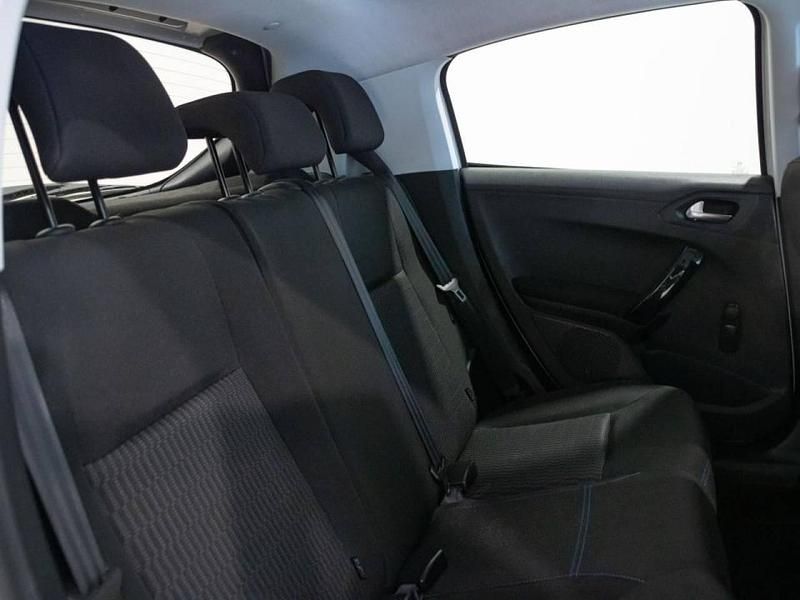 Usado Peugeot 208 Active 100 CV (73 kW) 2020 Blanco Utilitario