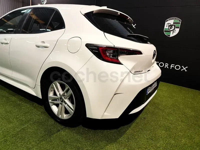 Usado Toyota Corolla Active 122 CV (89 kW) 2019 Blanco Berlina