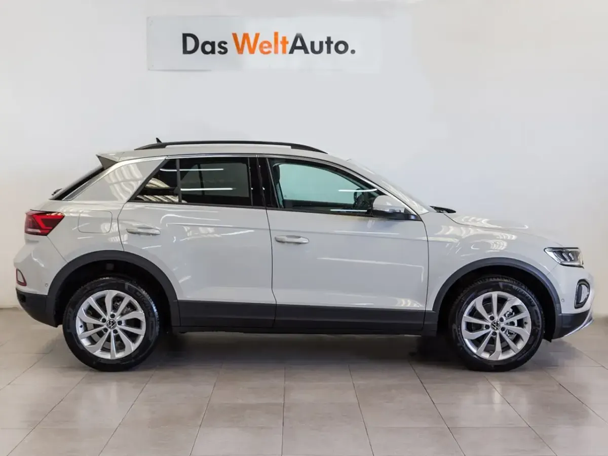 Usado VW T-Roc Life 110 CV (80 kW) 2022 Gris SUV