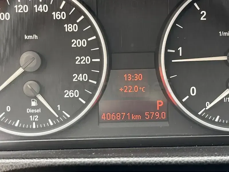 Usado BMW 320 Comfort Edition 163 CV (119 kW) 2006 Gris / plata Berlina