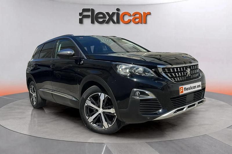 Negro Usado 2020 Peugeot 5008 GT Monovolumen | 18.690 € (Precio justo) - Imagen 1/4