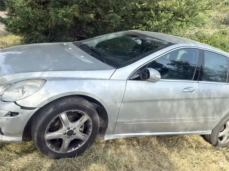 Usado Mercedes R320 224 CV (164 kW) 2008 Gris / plata Familiar
