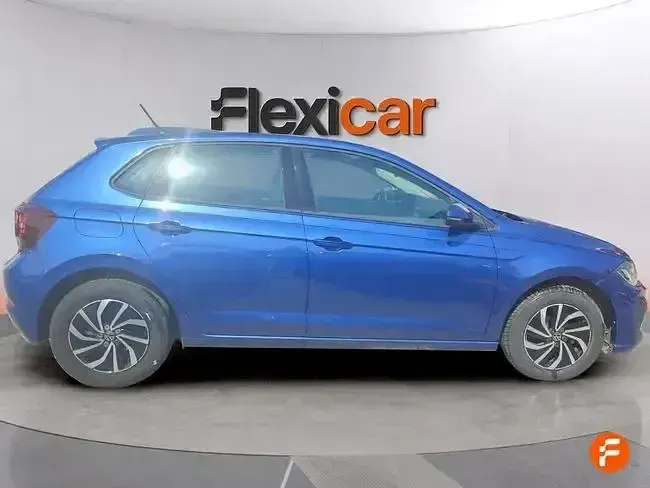 Usado VW Polo Life 95 CV (69 kW) 2022 Azul Utilitario