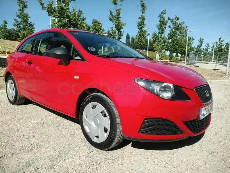 Usado Seat Ibiza SC Copa 90 CV (66 kW) 2012 Rojo Utilitario