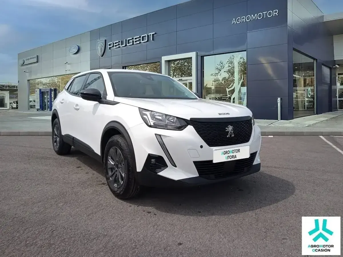 Usado Peugeot 2008 Active 110 CV (80 kW) 2021 Blanco SUV
